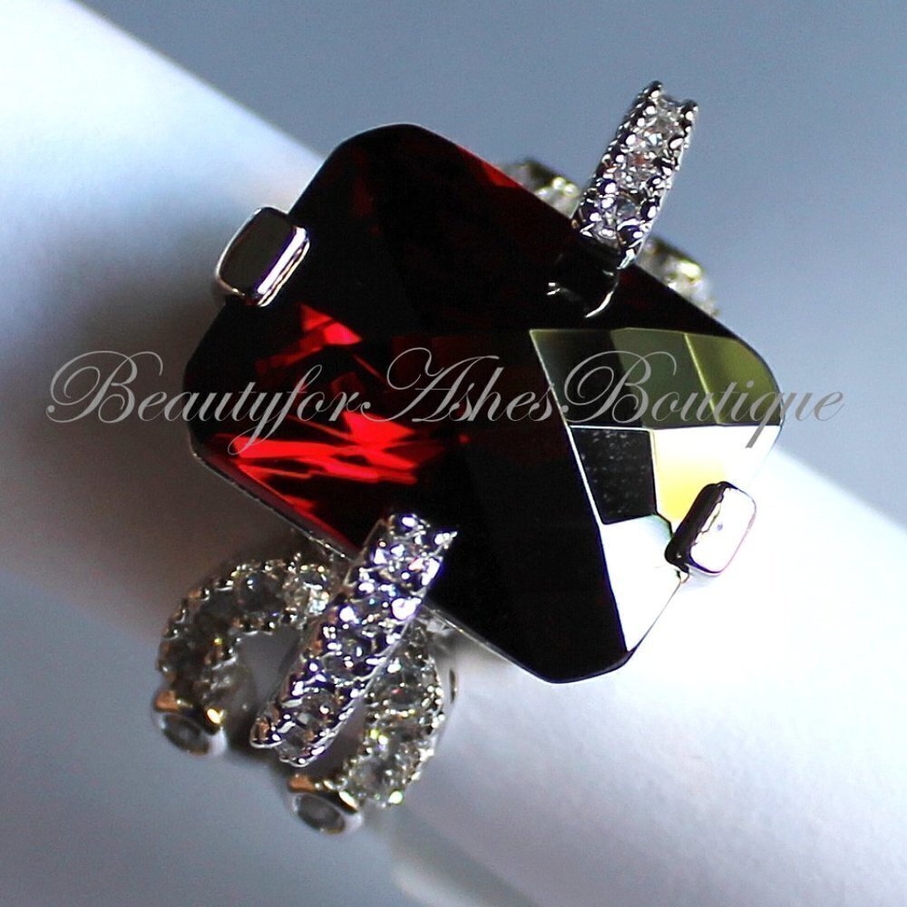 Womens Glamour Checker Cut Cubic Zirconia Garnet Red Dark Cherry Gala Cz Ring